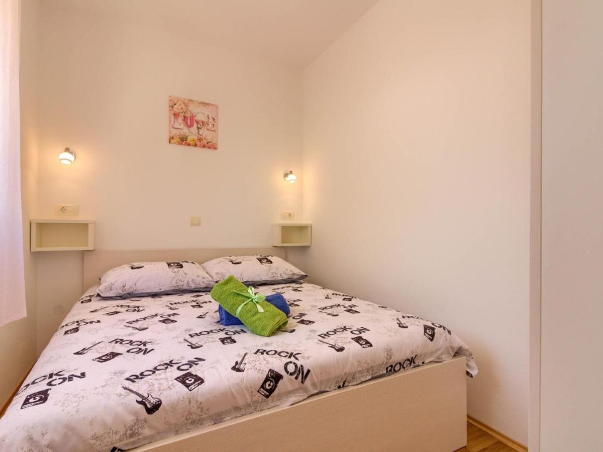 Spacious Holiday Home In Peroj With Private Pool Chambre photo