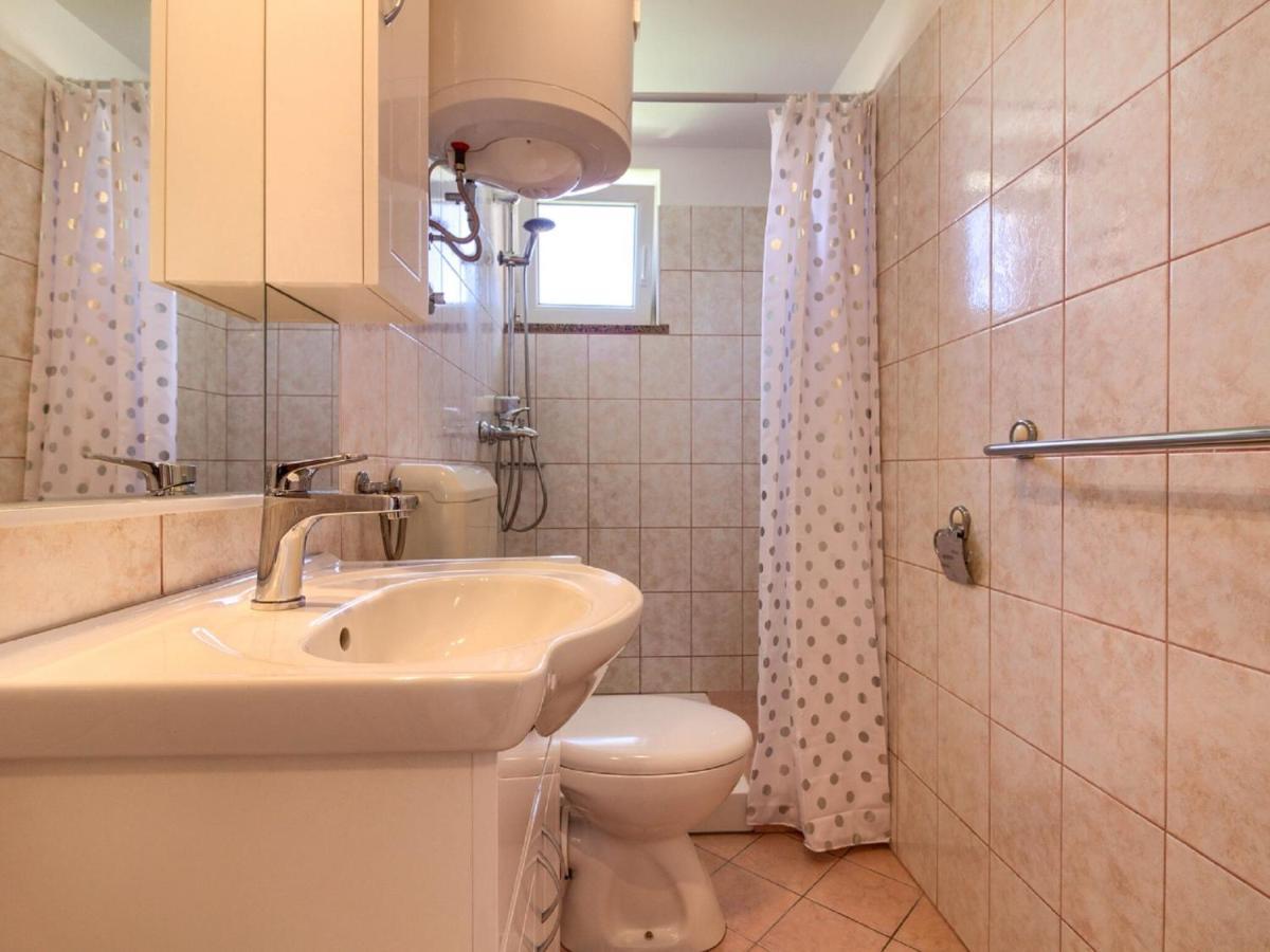 Spacious Holiday Home In Peroj With Private Pool Extérieur photo